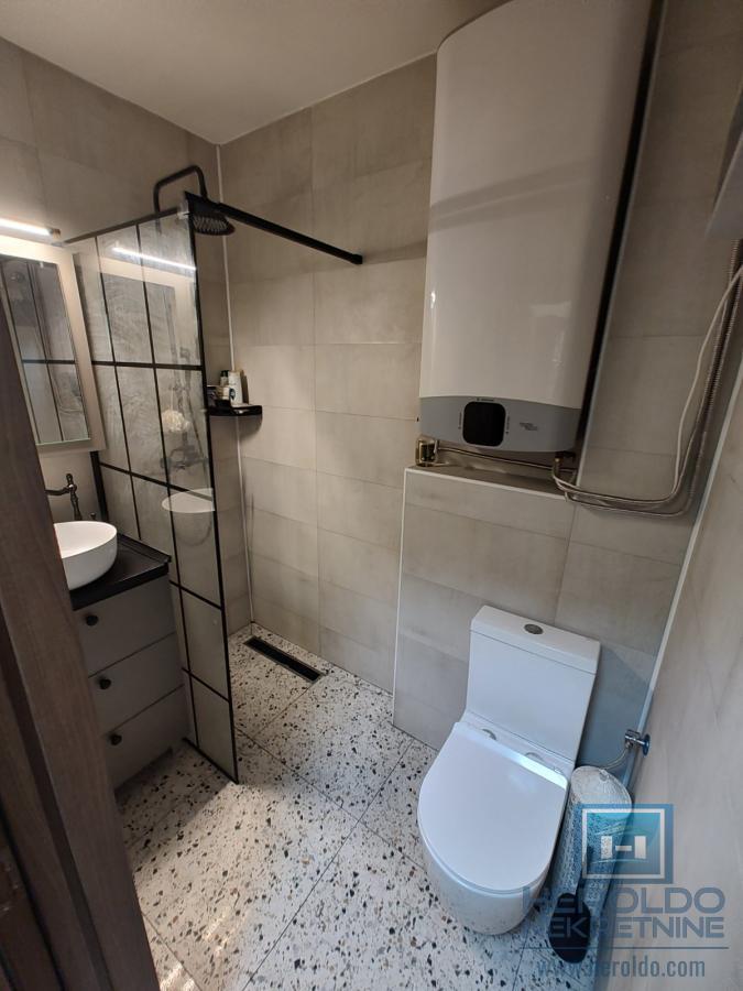 Hitna prodaja potpuno renoviran dvosobni stan u Kragujevcu u širem centru 38