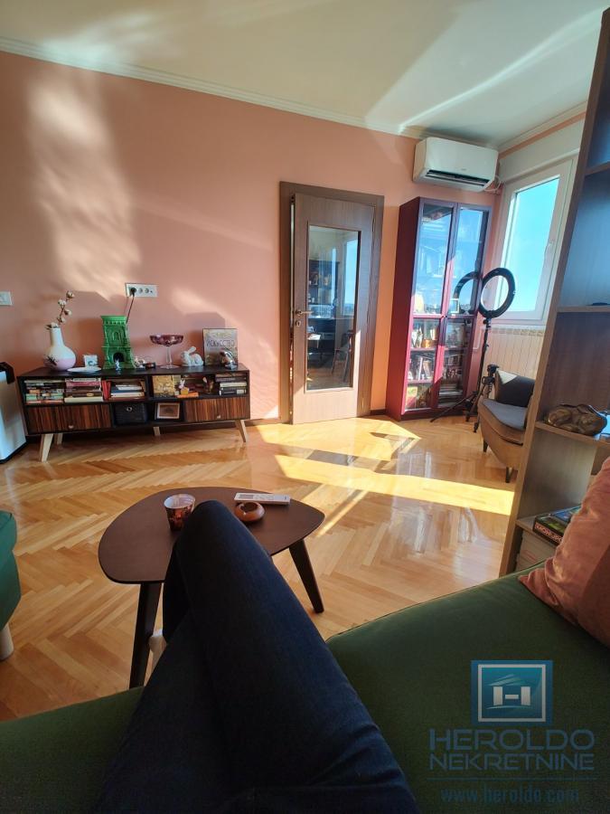 Hitna prodaja potpuno renoviran dvosobni stan u Kragujevcu u širem centru 18