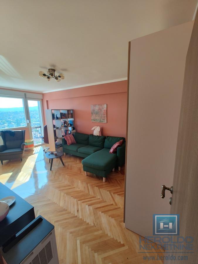 Hitna prodaja potpuno renoviran dvosobni stan u Kragujevcu u širem centru 21