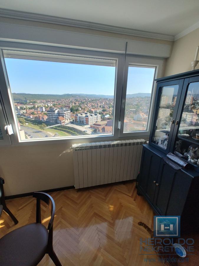 Hitna prodaja potpuno renoviran dvosobni stan u Kragujevcu u širem centru 9
