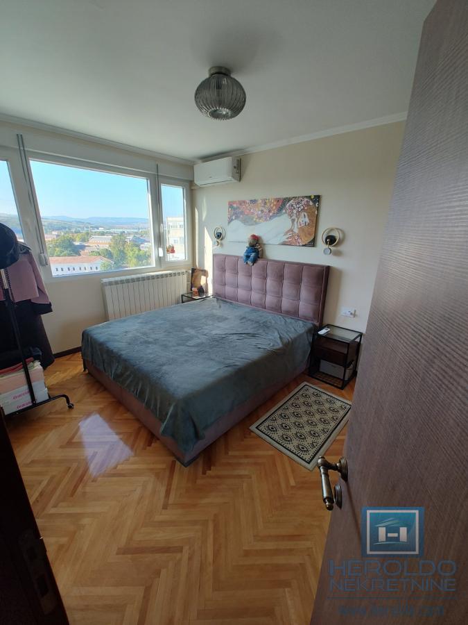 Hitna prodaja potpuno renoviran dvosobni stan u Kragujevcu u širem centru 26