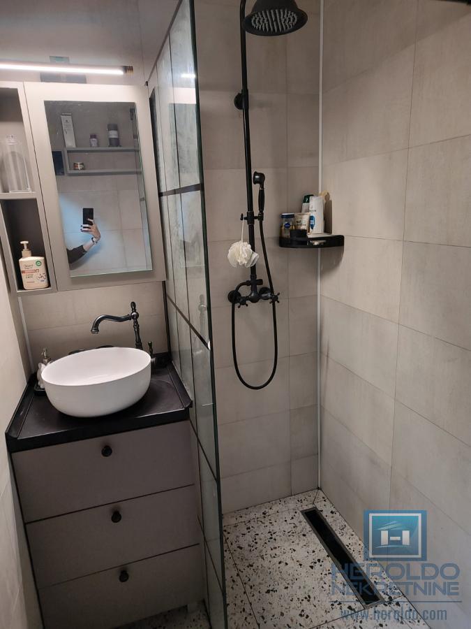 Hitna prodaja potpuno renoviran dvosobni stan u Kragujevcu u širem centru 28