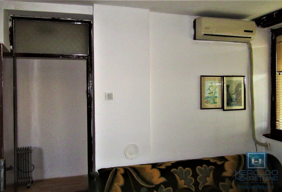 Stan na prodaji u blizini Pedagoške akademije 9