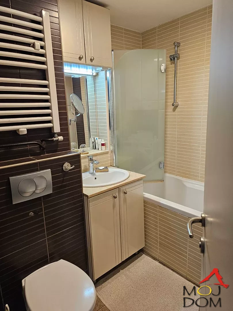 Stan,NOVI SAD,BULEVAR,kv: 70, € 206000, ID: 1027516 19