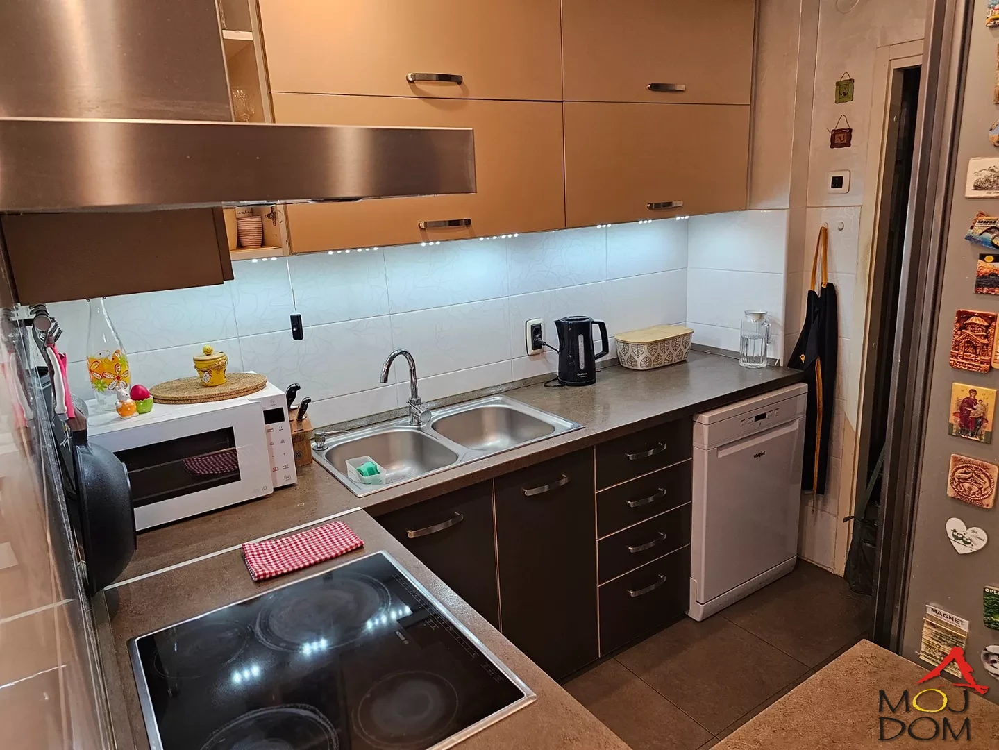 Stan,NOVI SAD,BULEVAR,kv: 70, € 206000, ID: 1027516 16