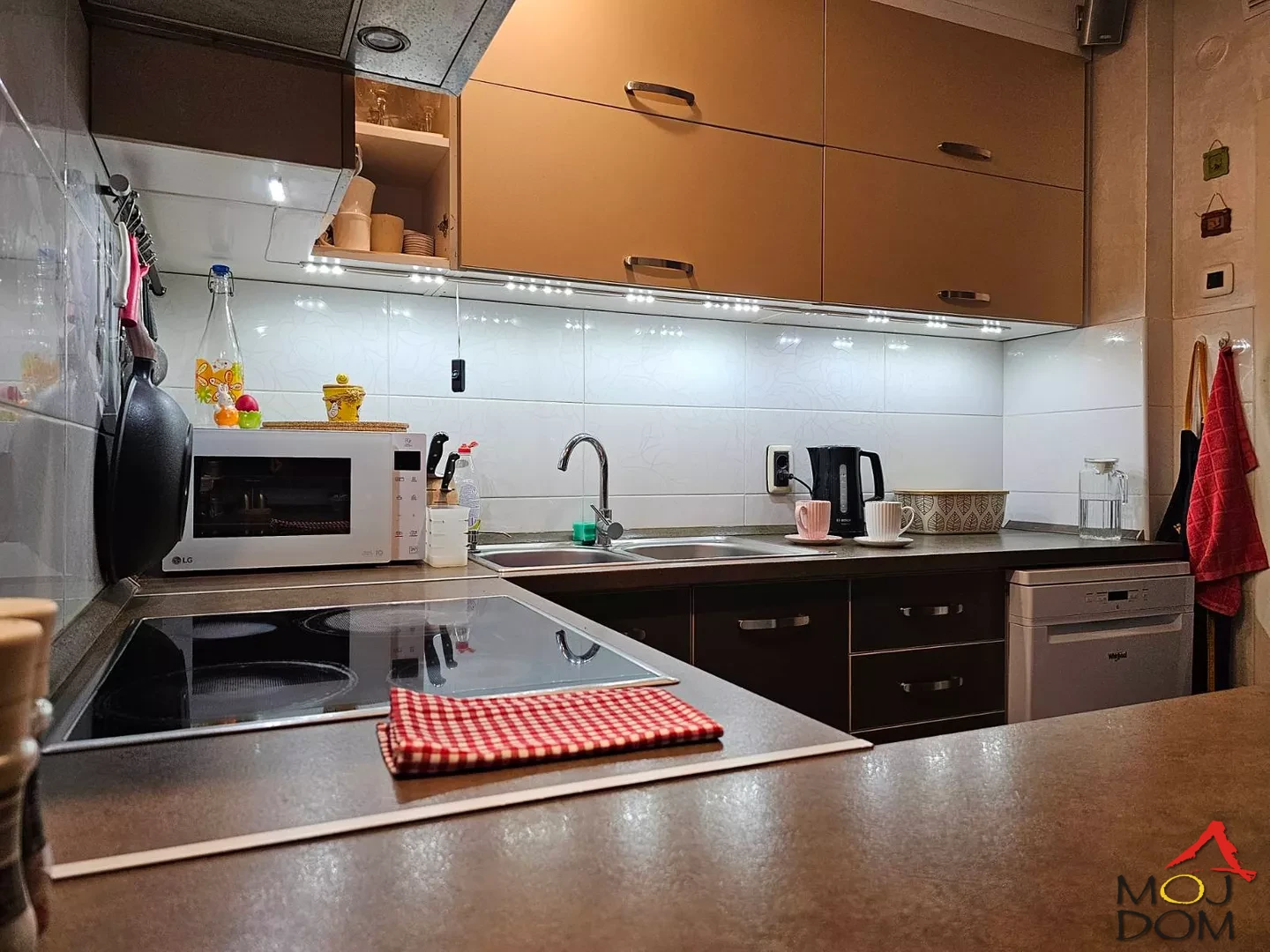 Stan,NOVI SAD,BULEVAR,kv: 70, € 206000, ID: 1027516 18