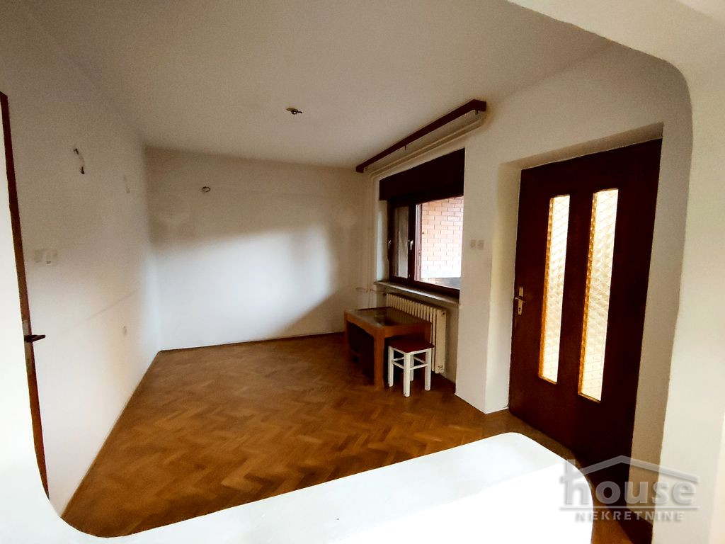 Kuca,SREMSKA KAMENICA,CENTAR200m2,152440€ , ID: 3046010 13