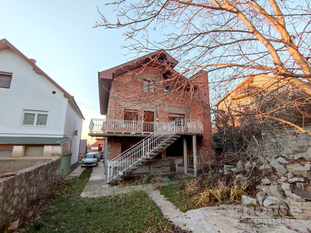 Kuca,SREMSKA KAMENICA,CENTAR200m2,152440€ , ID: 3046010 1