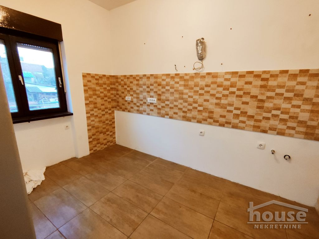 Kuca,SREMSKA KAMENICA,CENTAR200m2,152440€ , ID: 3046010 11