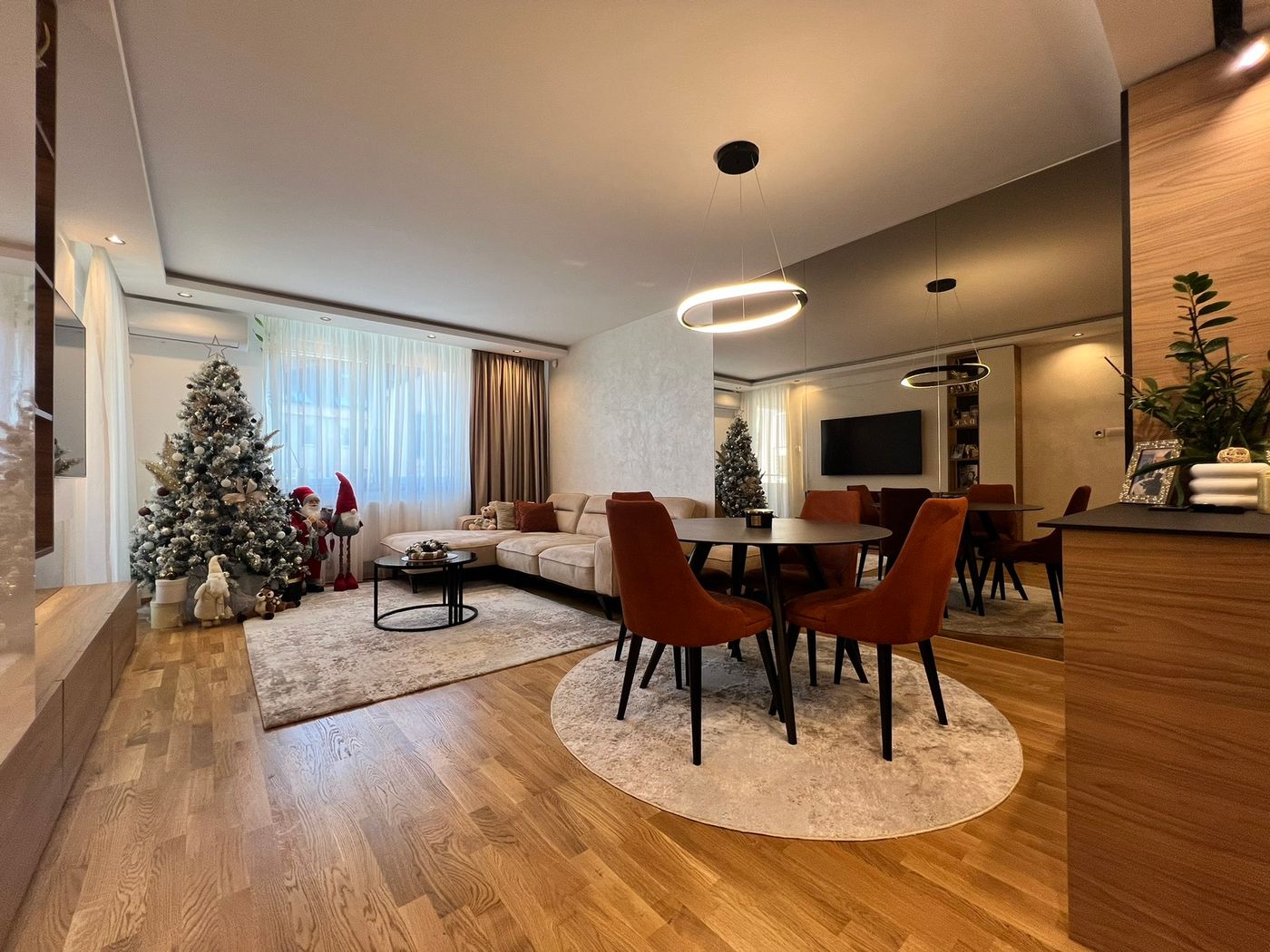 Fenomenalna nekretnina  Savršen raspored   namešten  1