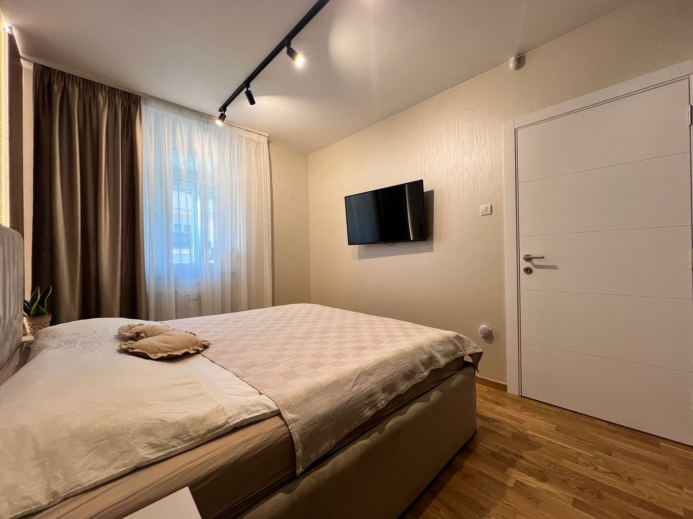 Fenomenalna nekretnina  Savršen raspored   namešten  3