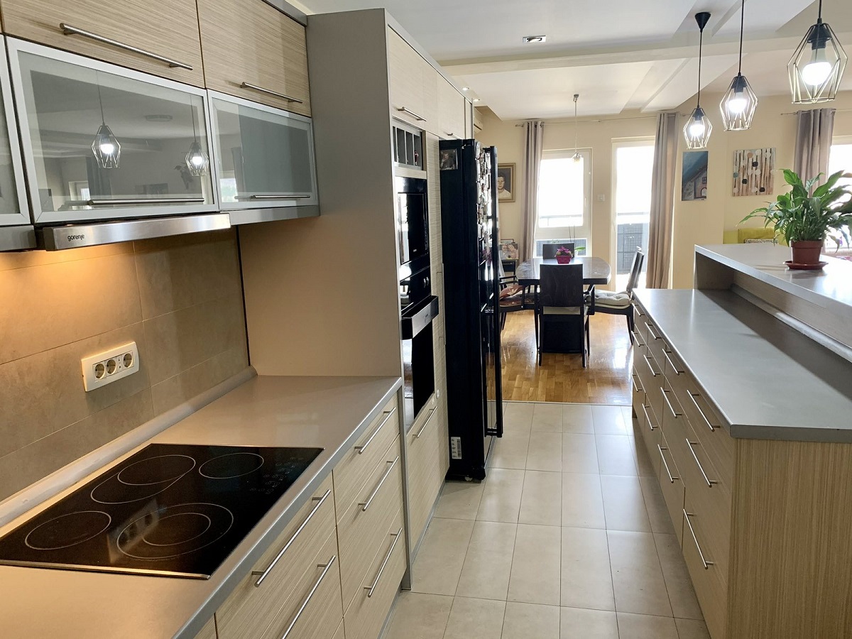 Prodajemo četvorosoban dupleks na Lionu  157m2 2