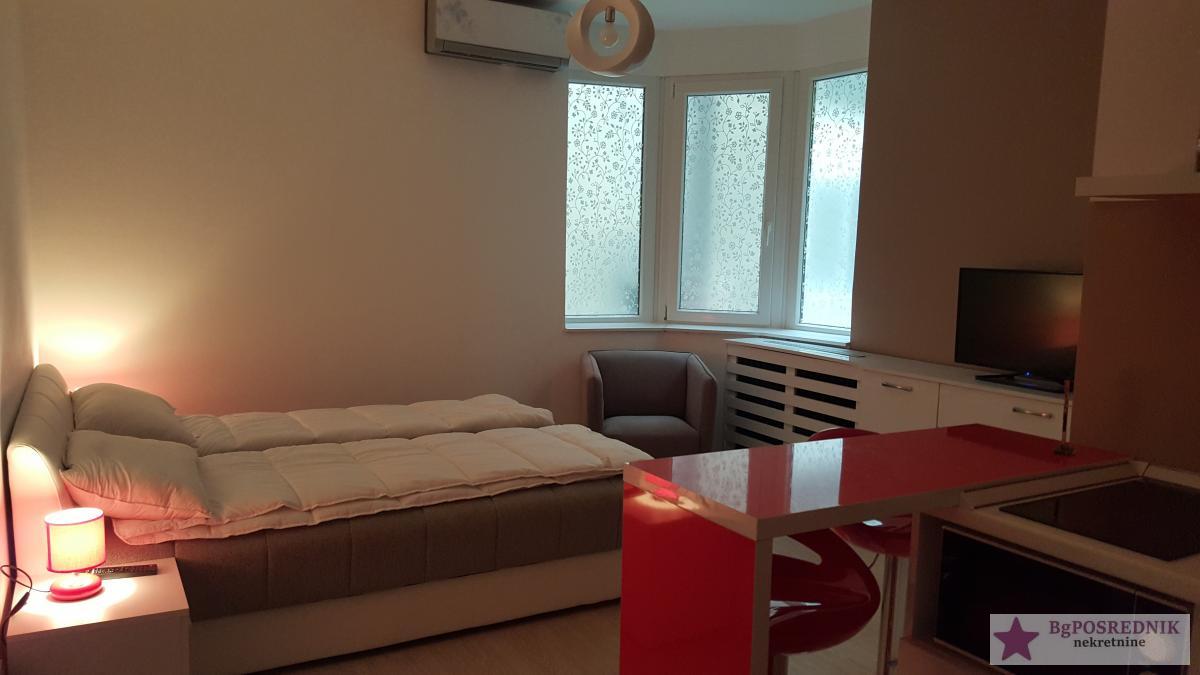 Stari grad, Politika, Majke Jevrosime, 20m2 1