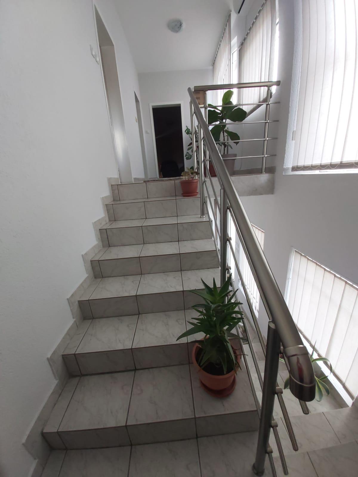 Stambeno poslovni objekat 8