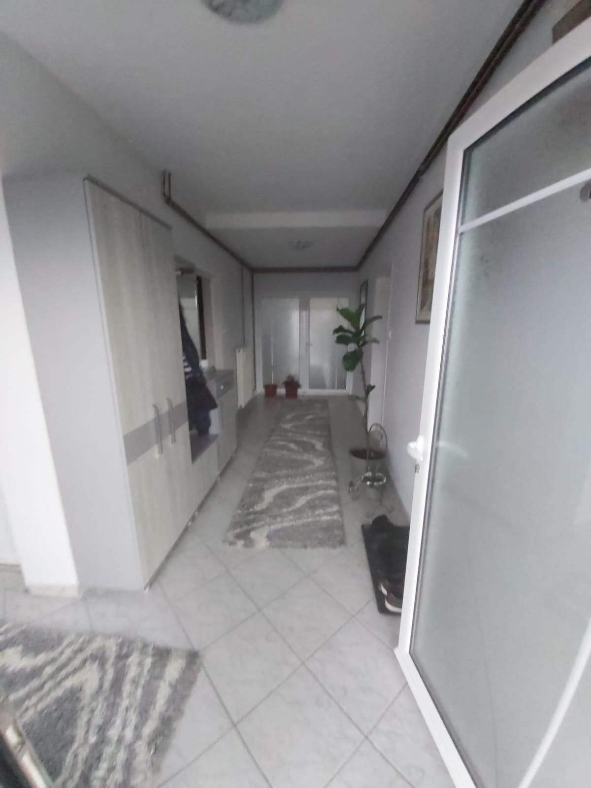 Stambeno poslovni objekat 11