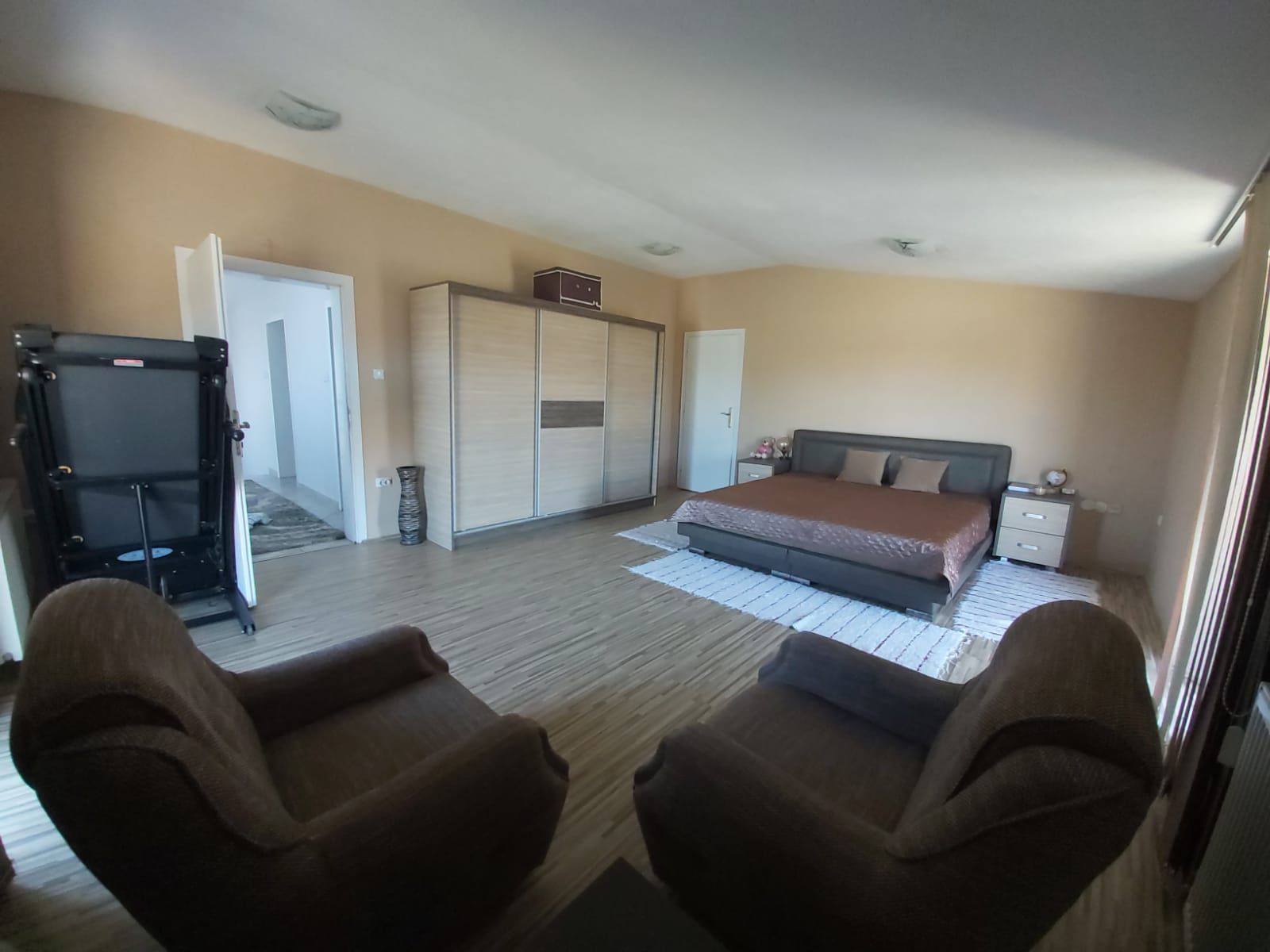 Stambeno poslovni objekat 9