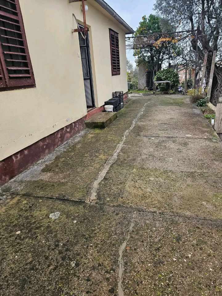 Bar  Bjeliši  legalizovana kuća  800m od grada 1