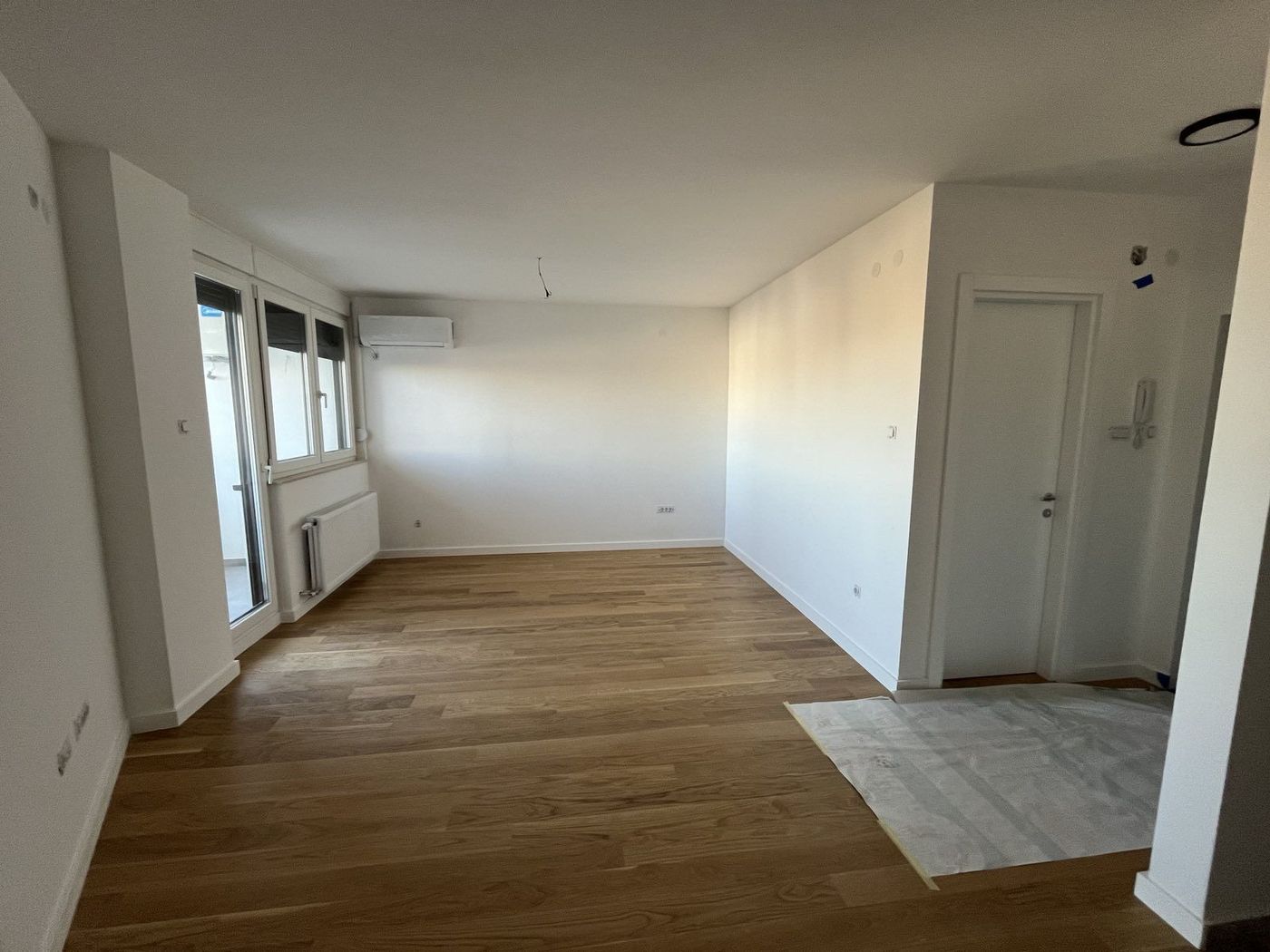 Useljiv stan   vrhunski kvalitet   cena sa PDV om 1