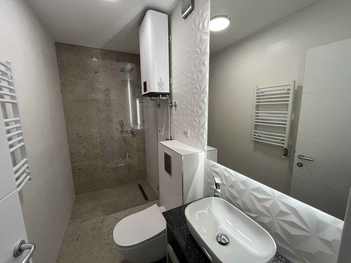 Useljiv stan   vrhunski kvalitet   cena sa PDV om 4