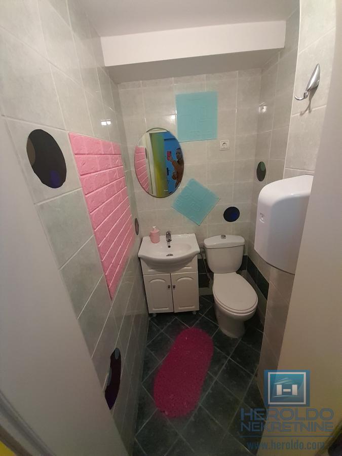 Poslovni prostor za izdavanje 11