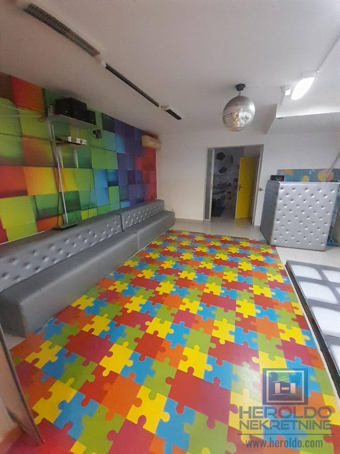 Poslovni prostor za izdavanje 8