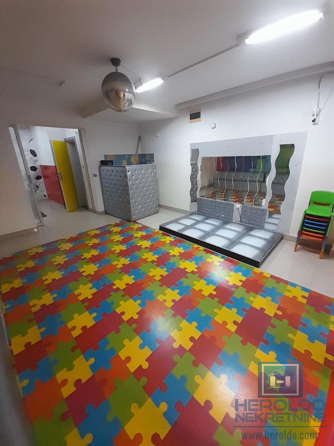 Poslovni prostor za izdavanje 9