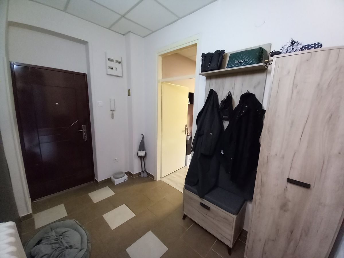 Odličan dvoiposoban stan   uknjižen  renoviran 4