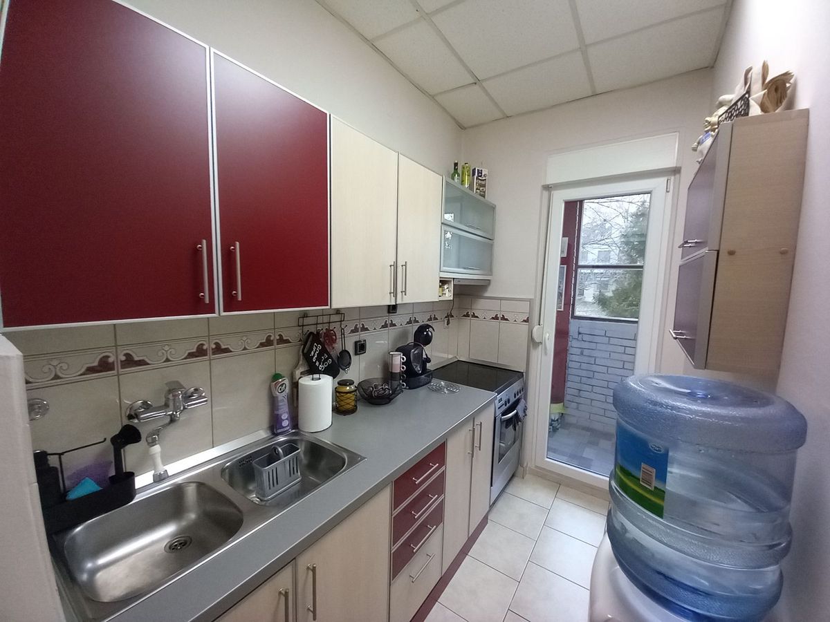 Odličan dvoiposoban stan   uknjižen  renoviran 2