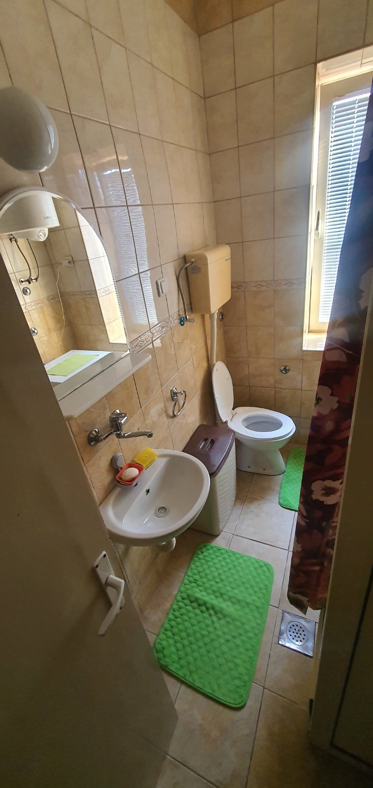 IZDAJEM STAN U CACKU 5