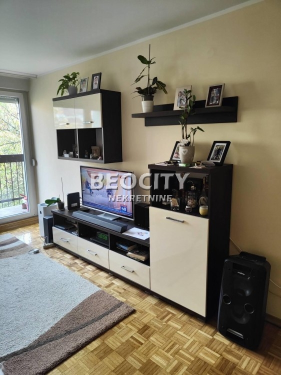 četvorosoban stan, 100 m2, Novo naselje, Bulevar Jovana Dučića ID: 105609 2