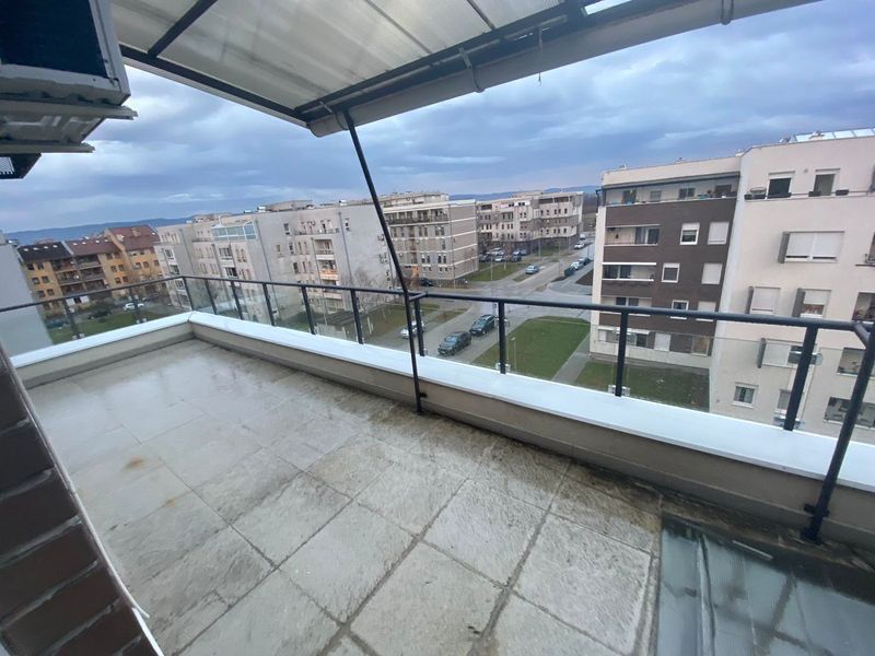 Uknjižen 1 1 u novoj zgradi   odličan raspored 5