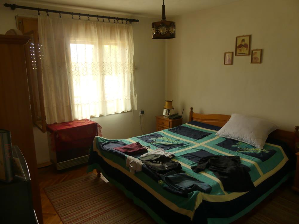 Spratna kuća u Rakitovo 7