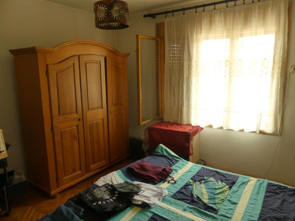 Spratna kuća u Rakitovo 8