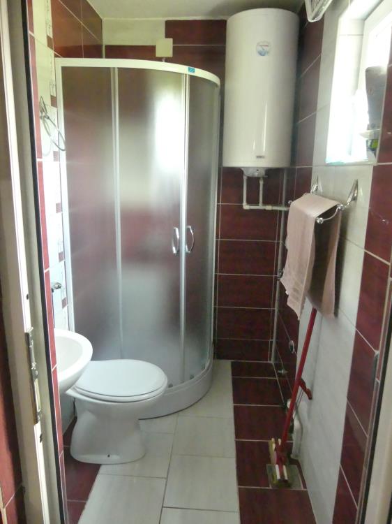 Spratna kuća u Rakitovo 9