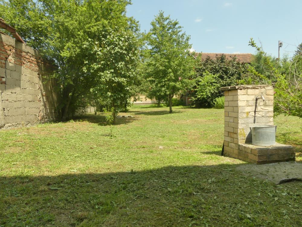 Spratna kuća u Rakitovo 1