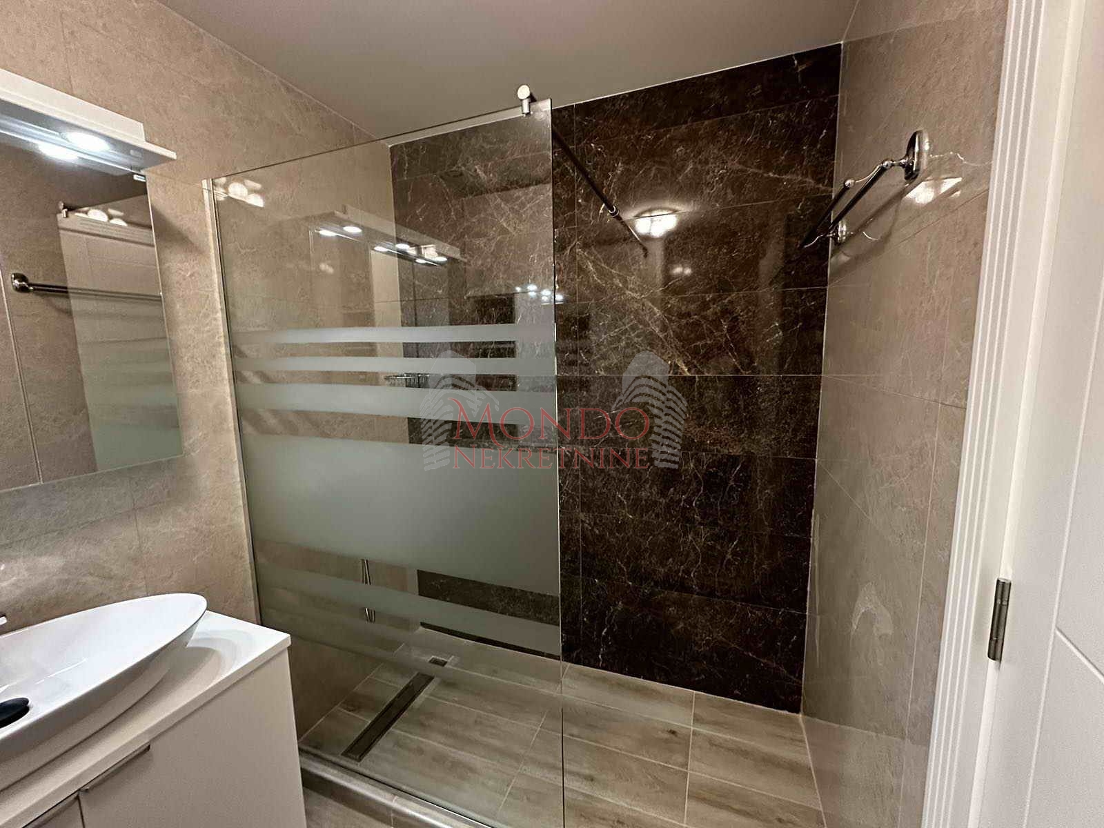 Namešten nov stan prekoputa delta planeta, cg, parking, Niš 10