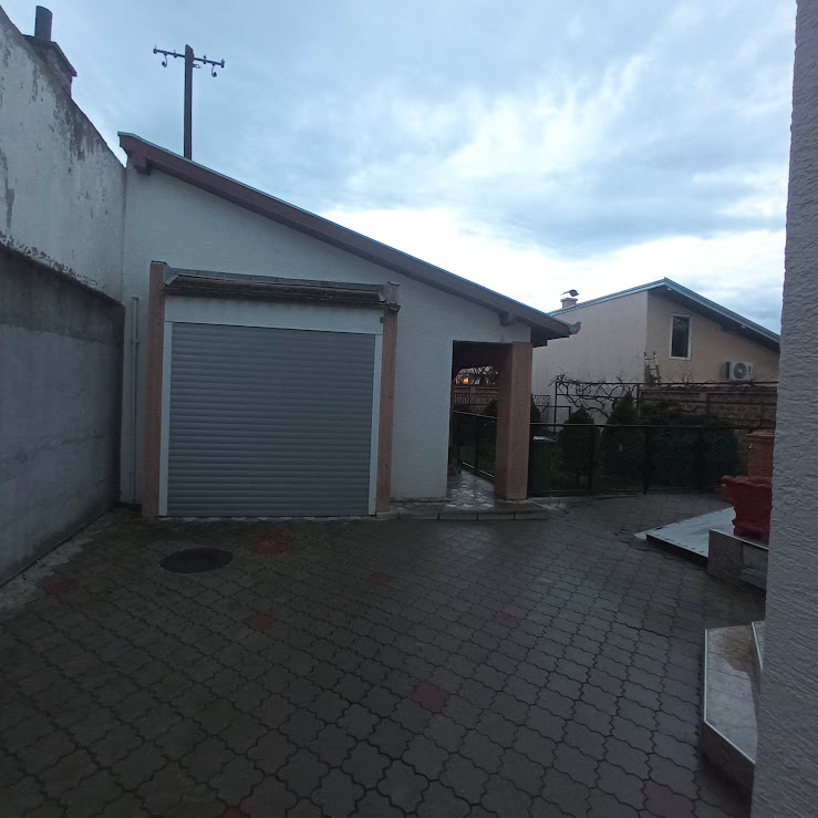 kuca NOVI SAD adice 180m pomocni objekat50m 3