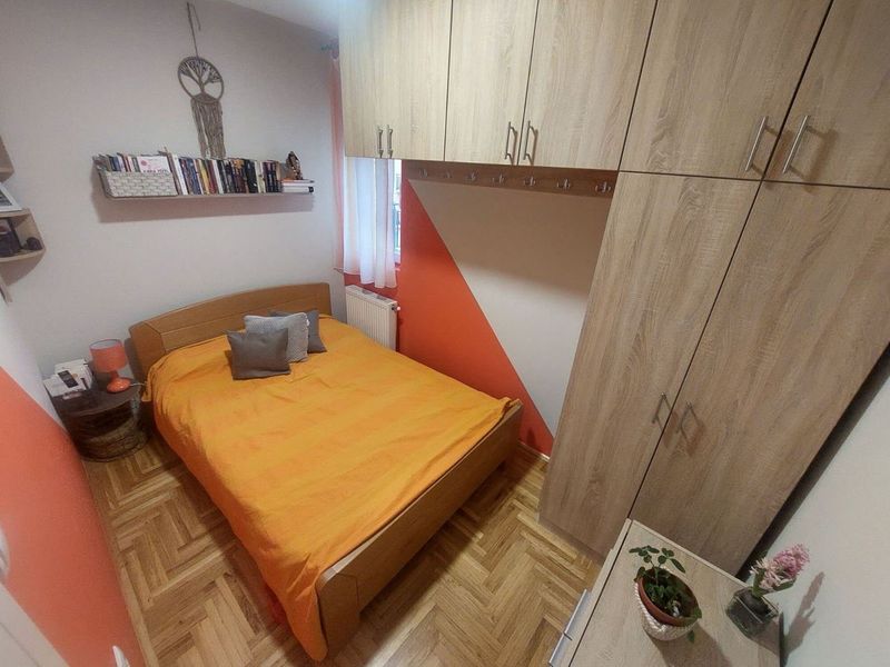 Fantastičan jednoiposoban stan   namešten   povoljno   3