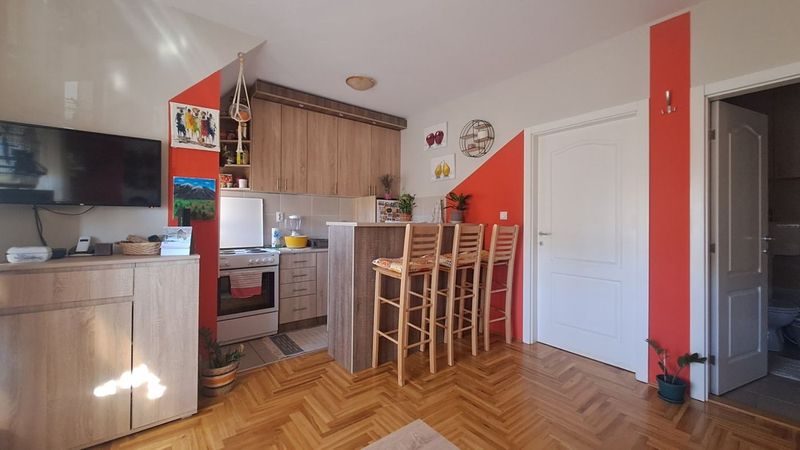 Fantastičan jednoiposoban stan   namešten   povoljno   2