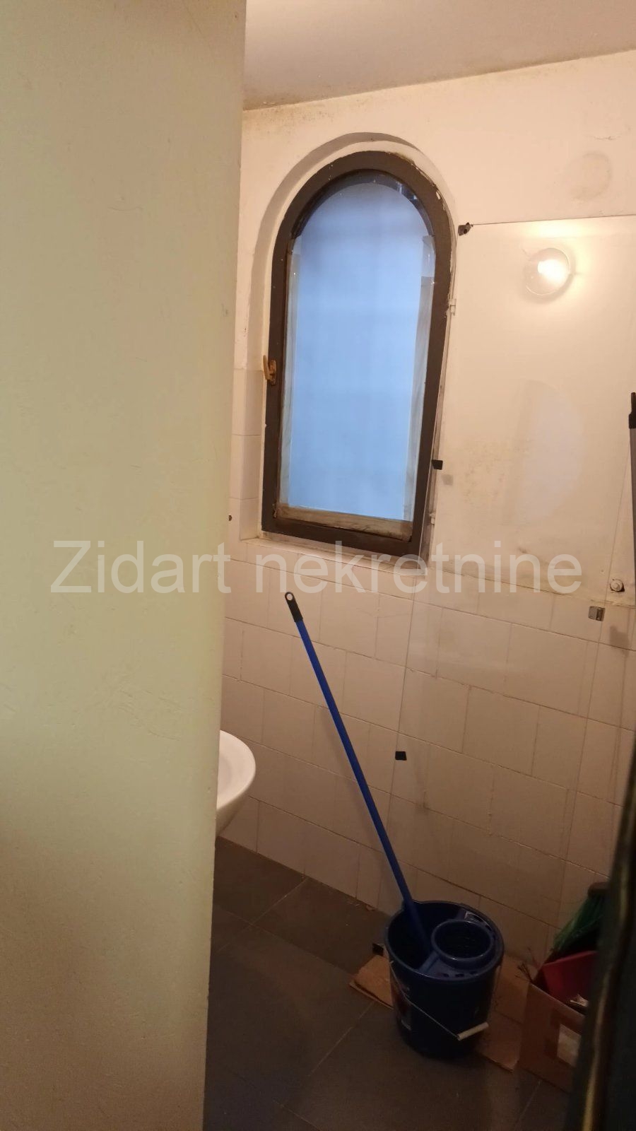 Voždovac, Vojvode Stepe, izdavanje lokala 85m2 16