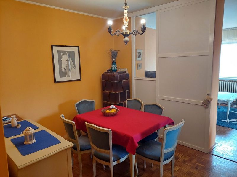 Povoljno    Komforan   uknjižen stan  1585e m2 5