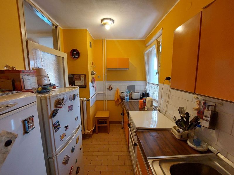 Povoljno    Komforan   uknjižen stan  1585e m2 3