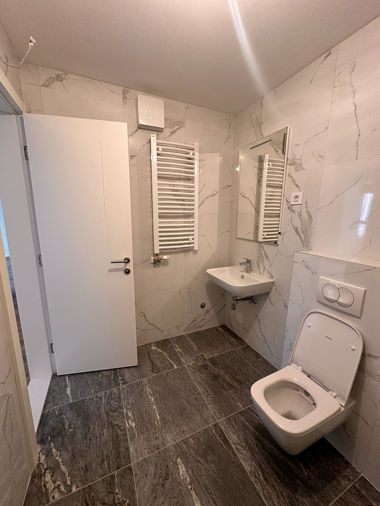 Trosoban stan sa garažnim mestom  Voždove kapije  66m2 5