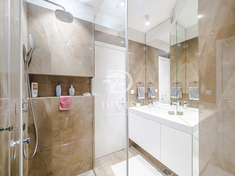 Prodajemo odličan trosoban dupleks kod Đerma 158m2 5