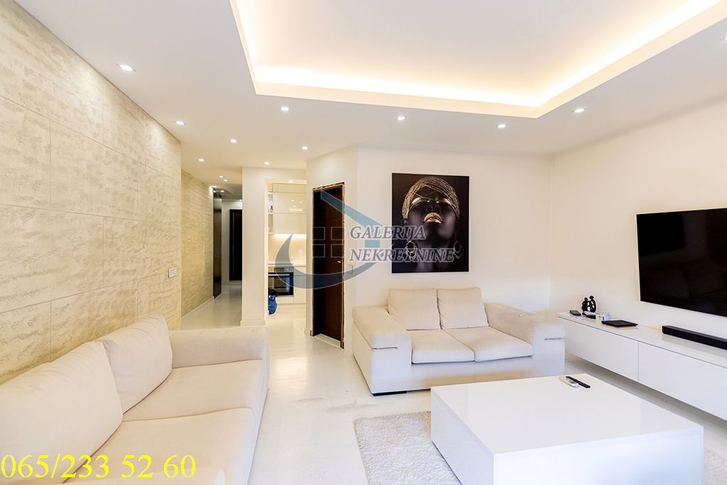 Vračar  Hram Sv  Save   Nebojšina 54m2 plus 6m2 terasa 3