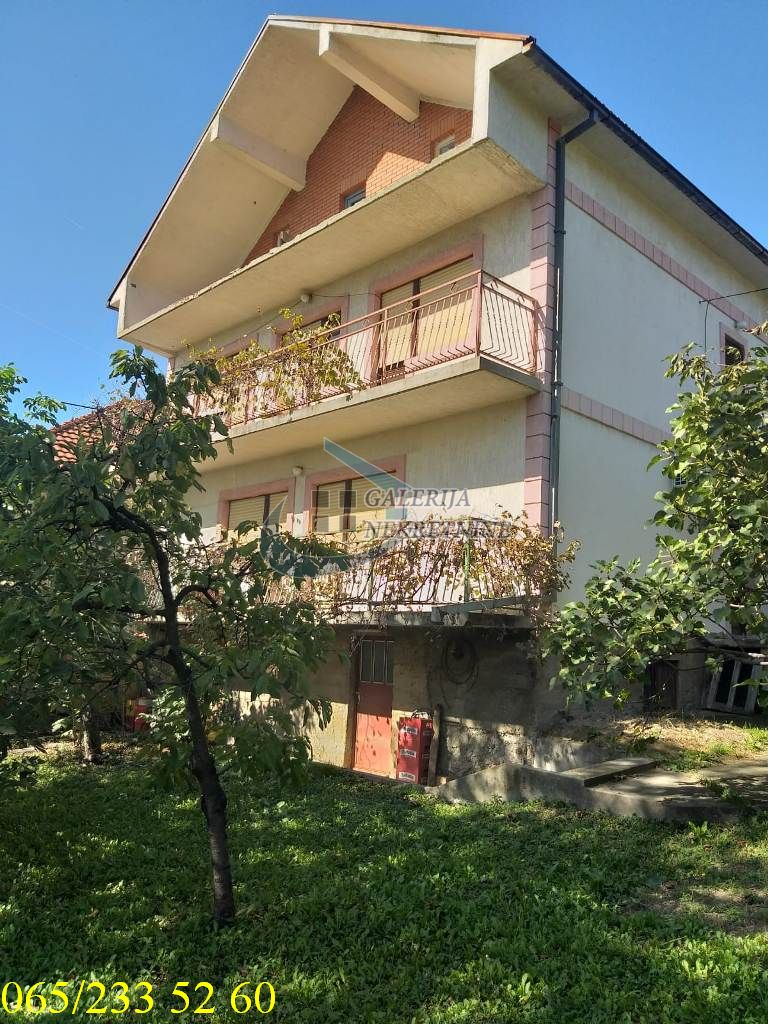 Grocka  Kaluđerica   Nemanjina 347m2 1