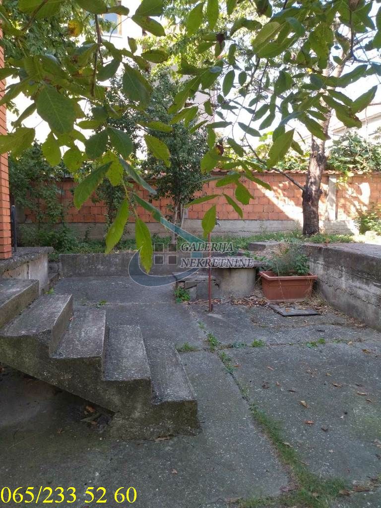 Grocka  Kaluđerica   Nemanjina 347m2 2