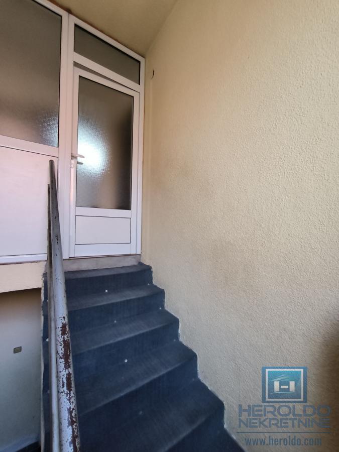 Na prodaju spratna kuća u Ćupriji 9