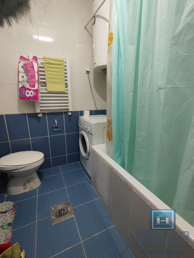 Prelep, komforan trosoban stan 17