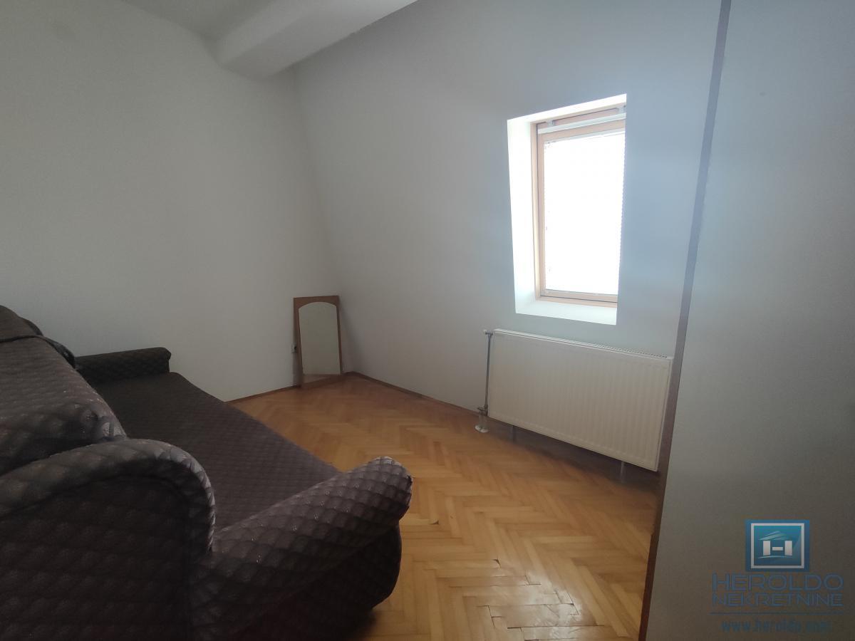 Trosoban stan u blizini Akva parka 10